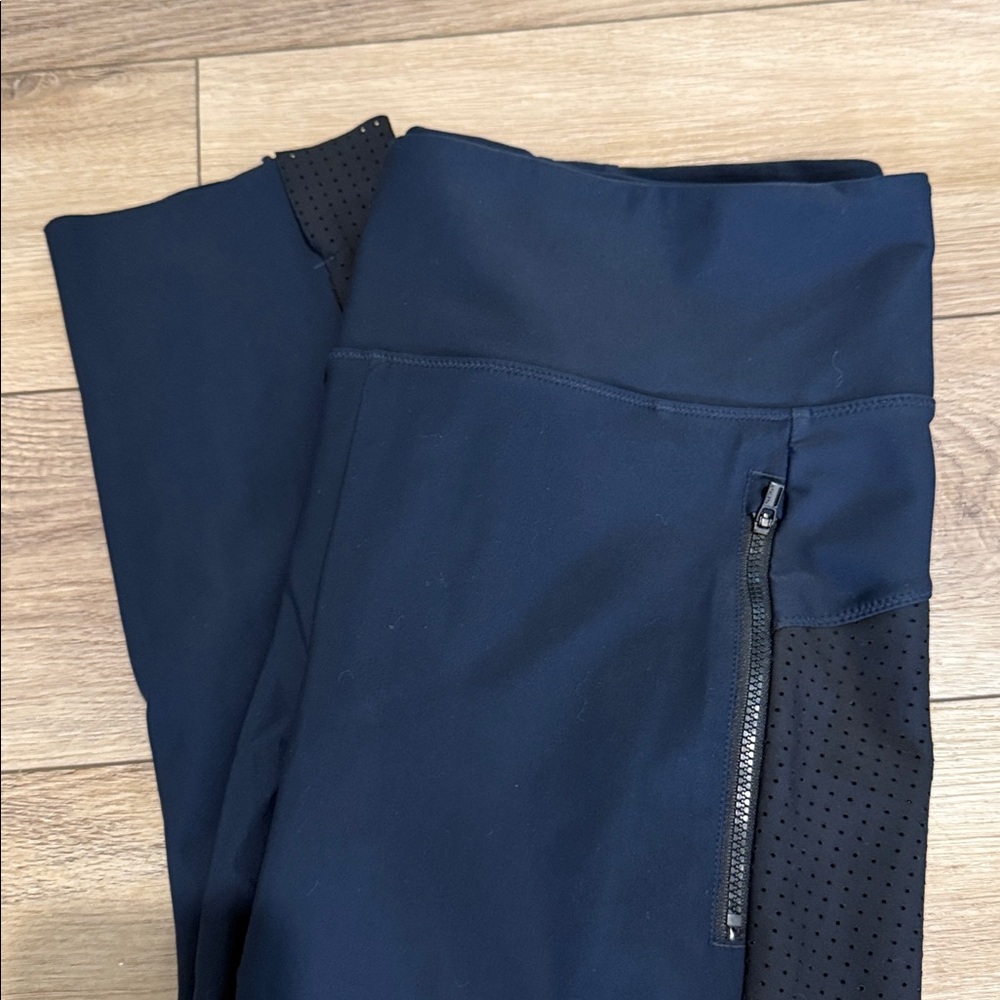 Athleta Stellar Crop Pant, Black/Navy - #405525 - size LP